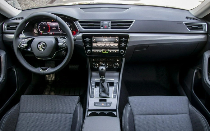 Skoda Superb cena 183900 przebieg: 5, rok produkcji 2024 z Borne Sulinowo małe 436